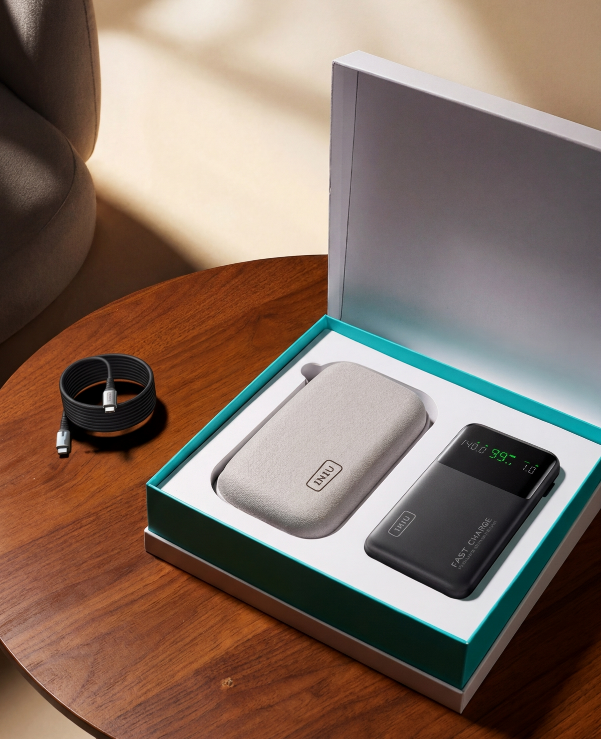 INIU Power bank per laptop Cougar da 25000 mAh, 140 W, ricarica rapida.